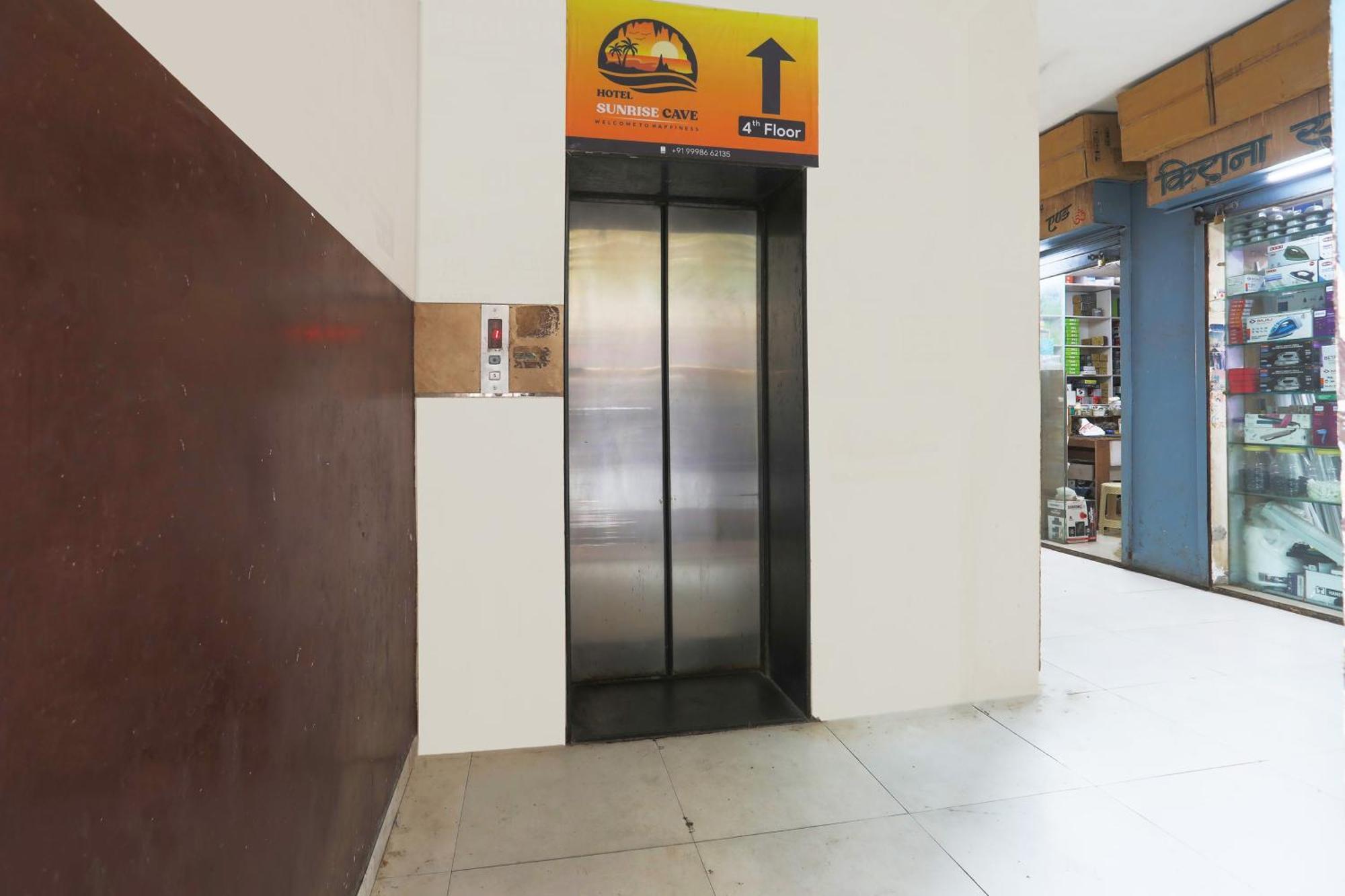 OYO Flagship 74901 Hotel Kumkum Palace Bhatha Exterior foto