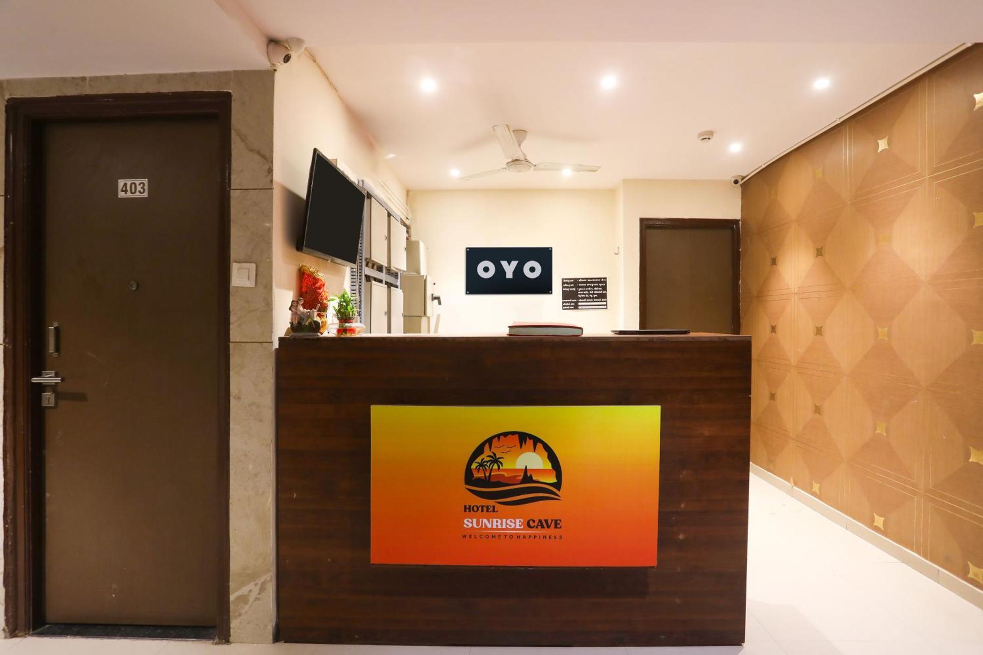 OYO Flagship 74901 Hotel Kumkum Palace Bhatha Exterior foto