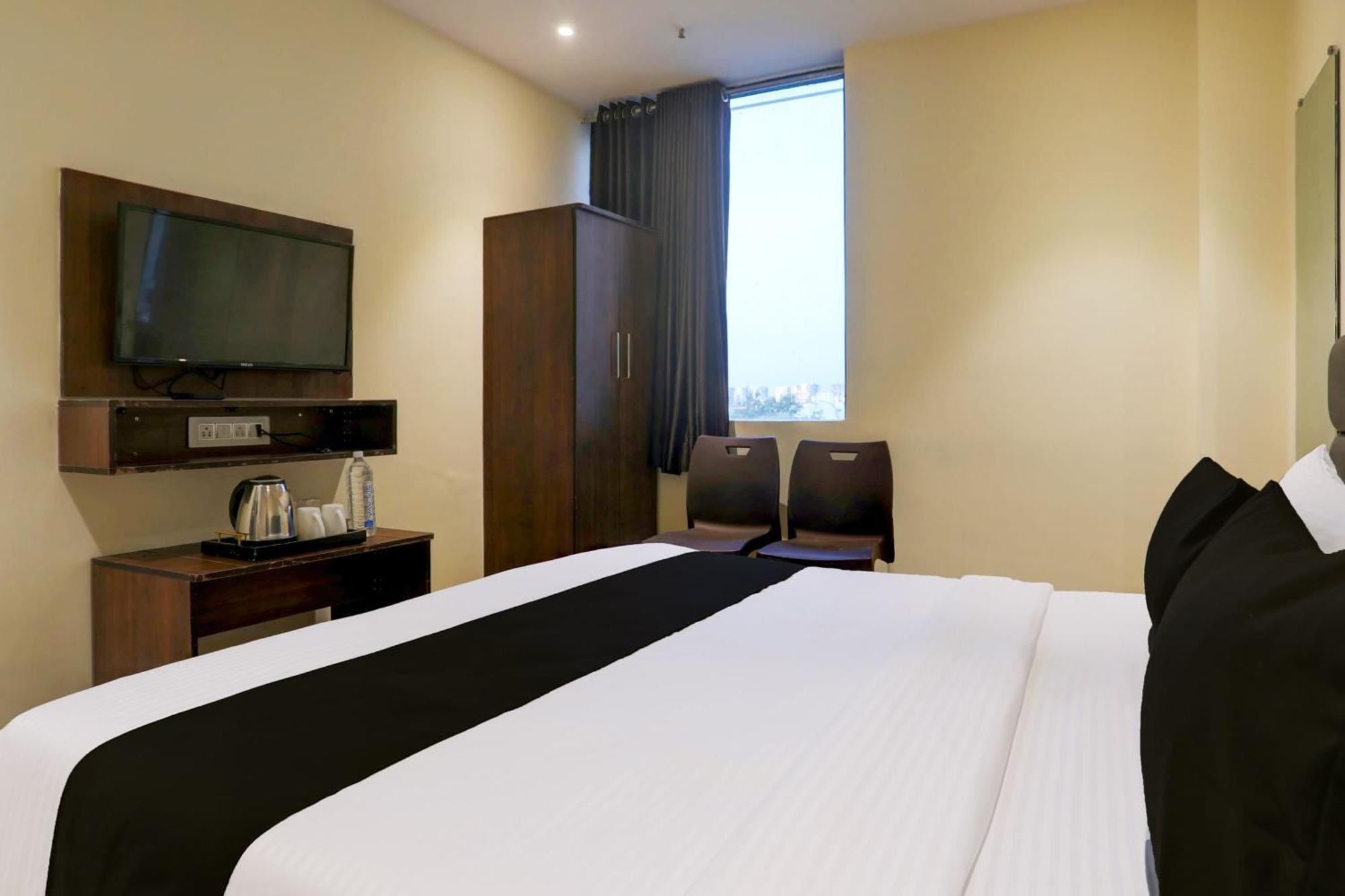 OYO Flagship 74901 Hotel Kumkum Palace Bhatha Exterior foto