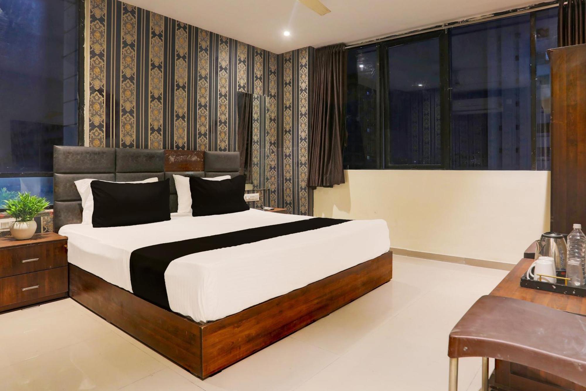 OYO Flagship 74901 Hotel Kumkum Palace Bhatha Exterior foto